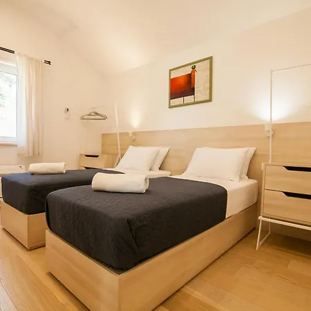 Vila Modern Mediterranean Oasis - 