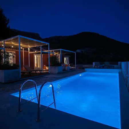 Modern Mediterranean Oasis - 