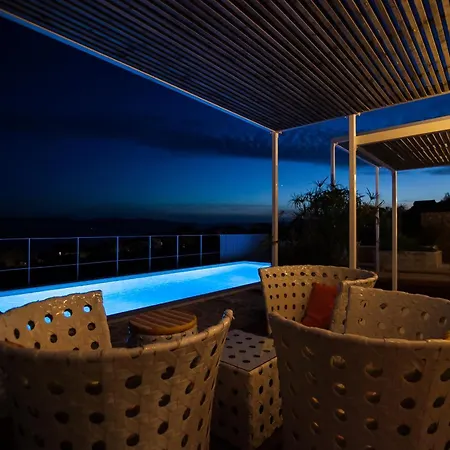 Villa Modern Mediterranean Oasis - 
