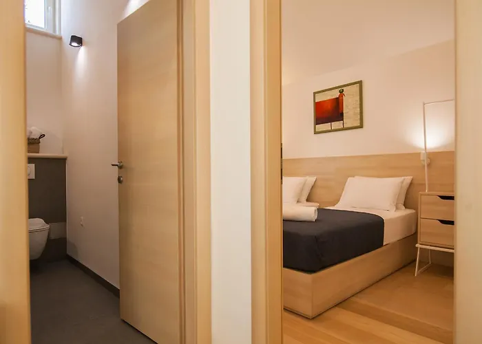 Vila Modern Mediterranean Oasis - 