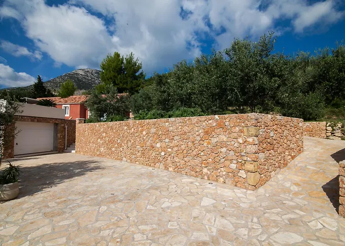 Modern Mediterranean Oasis - 