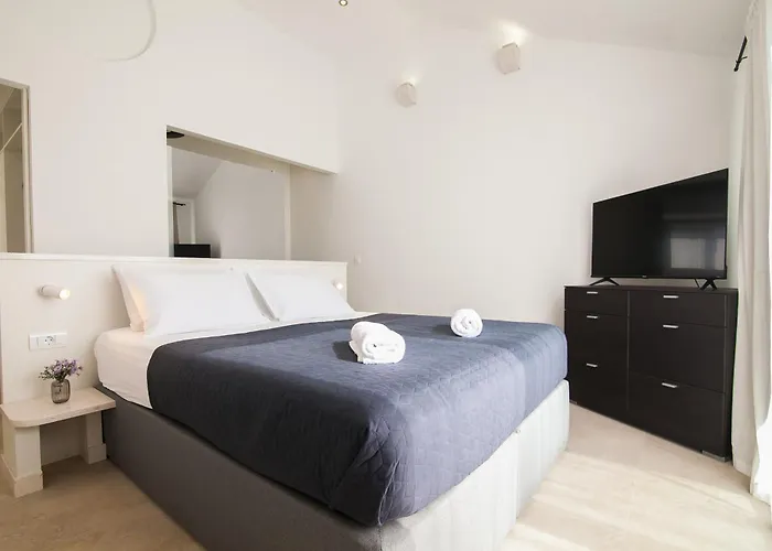 Vila Modern Mediterranean Oasis - 