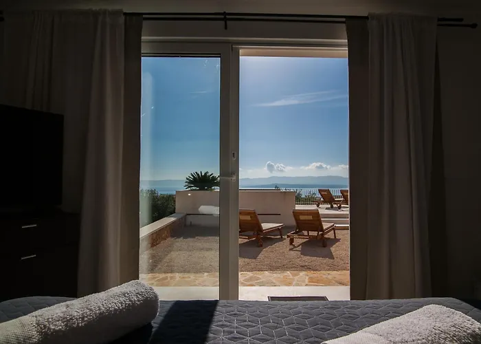 Vila Modern Mediterranean Oasis - 