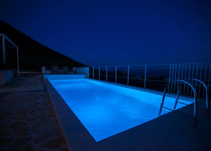 Modern Mediterranean Oasis - 