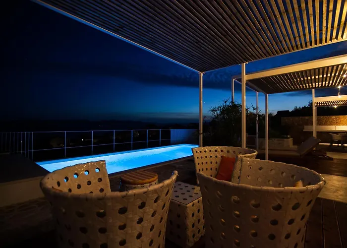 Vila Modern Mediterranean Oasis - 