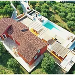 Villa Modern Mediterranean Oasis - 